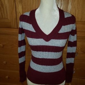 AE color blocked V-neck sweater Like New VINTAGE